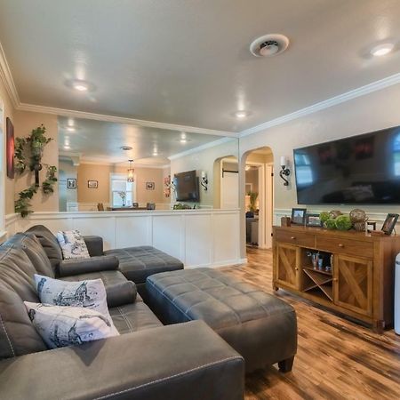Italian Style In Old Town With Private Hot Tub Villa Fort Collins Exteriör bild