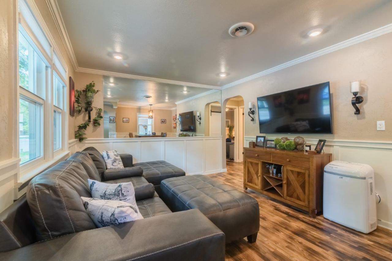 Italian Style In Old Town With Private Hot Tub Villa Fort Collins Exteriör bild